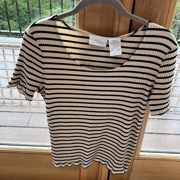 EUC Woman’s Worthington Stretch Top - Picture 6 of 6